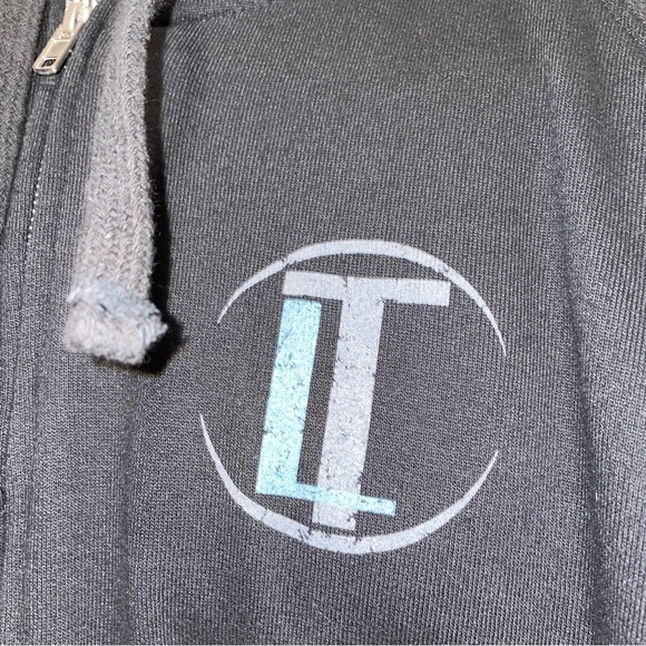 Lisa Lavie - Signed Album & Zip-Up Hoodie - Picture 6 of 12